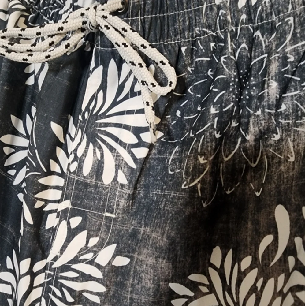 Drift floral swim‎ trunks